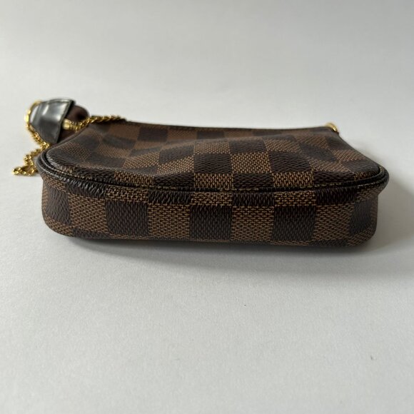 LOUIS VUITTON DAMIER EBENE MINI POCHETTE ACCESSOIRES - Picture 7 of 11